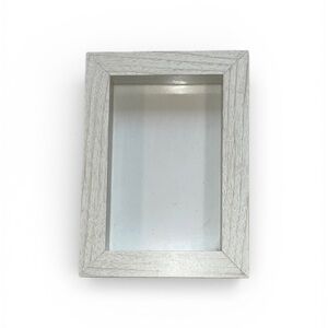 Sixtrees Empty frame new with tag white 7 x 5 inches